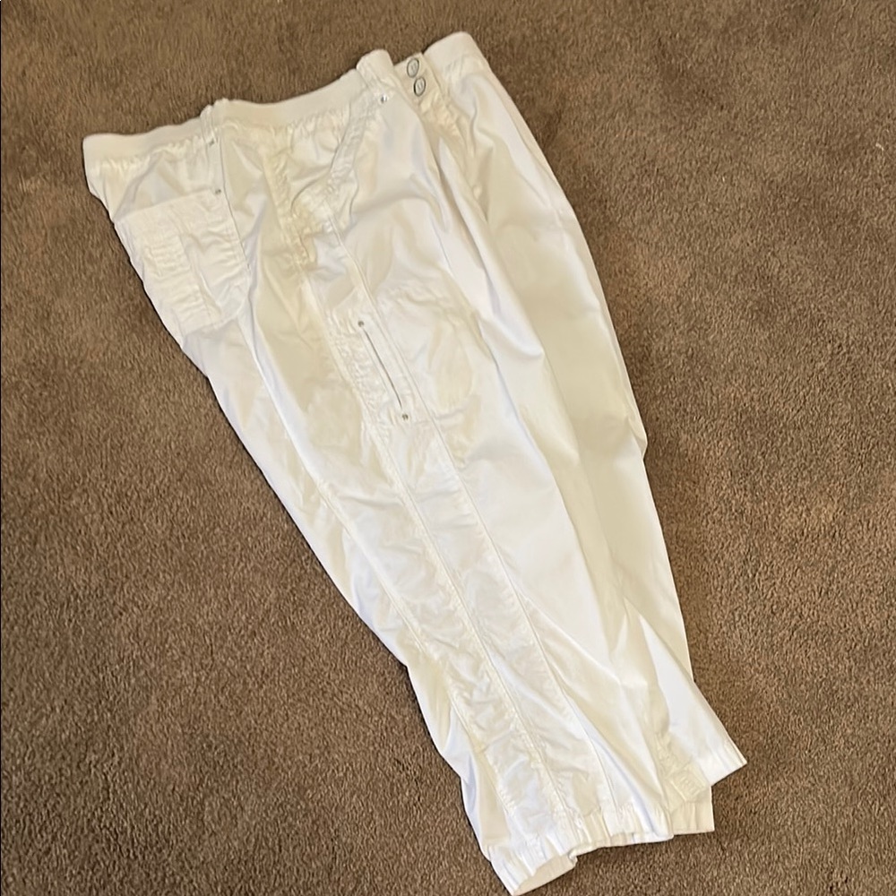 Chico's White Capris